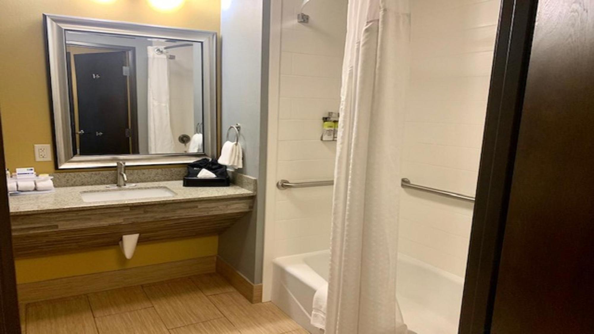 Holiday Inn Express & Suites Perry-National Fairground Area By Ihg Extérieur photo